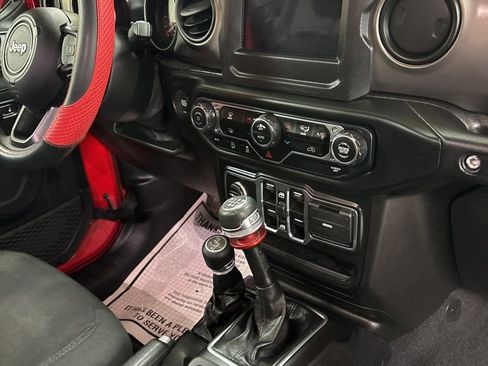 Used 2019 Jeep Wrangler Unlimited Sport S image 29