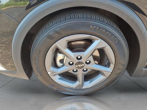 Used 2025 Kia K4 FWD image 9