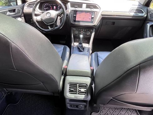 Used 2018 Volkswagen Tiguan SEL Premium FWD image 31