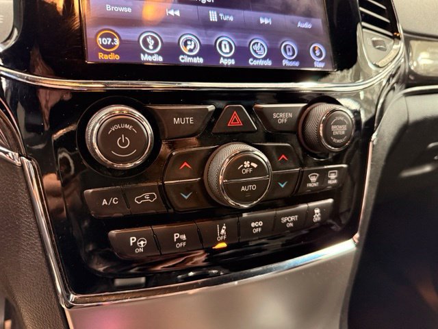 Used 2019 Jeep Grand Cherokee Overland AWD/4WD image 16