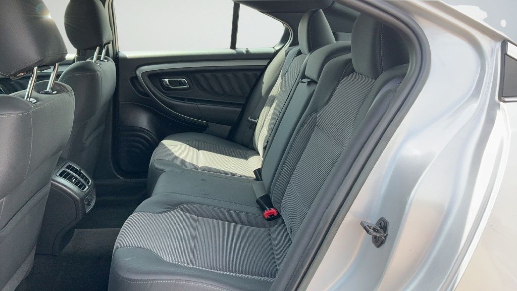 Used 2016 Ford Taurus SEL FWD image 18