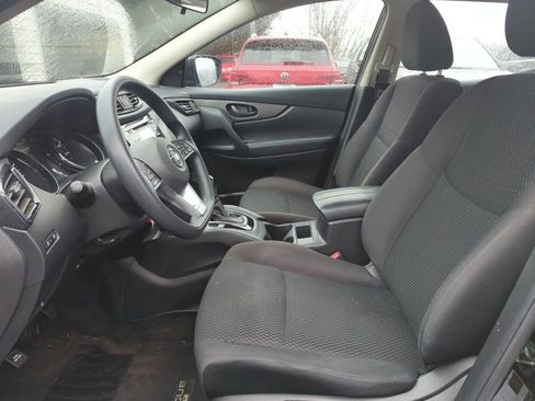 Used 2018 Nissan Rogue Sport S image 17