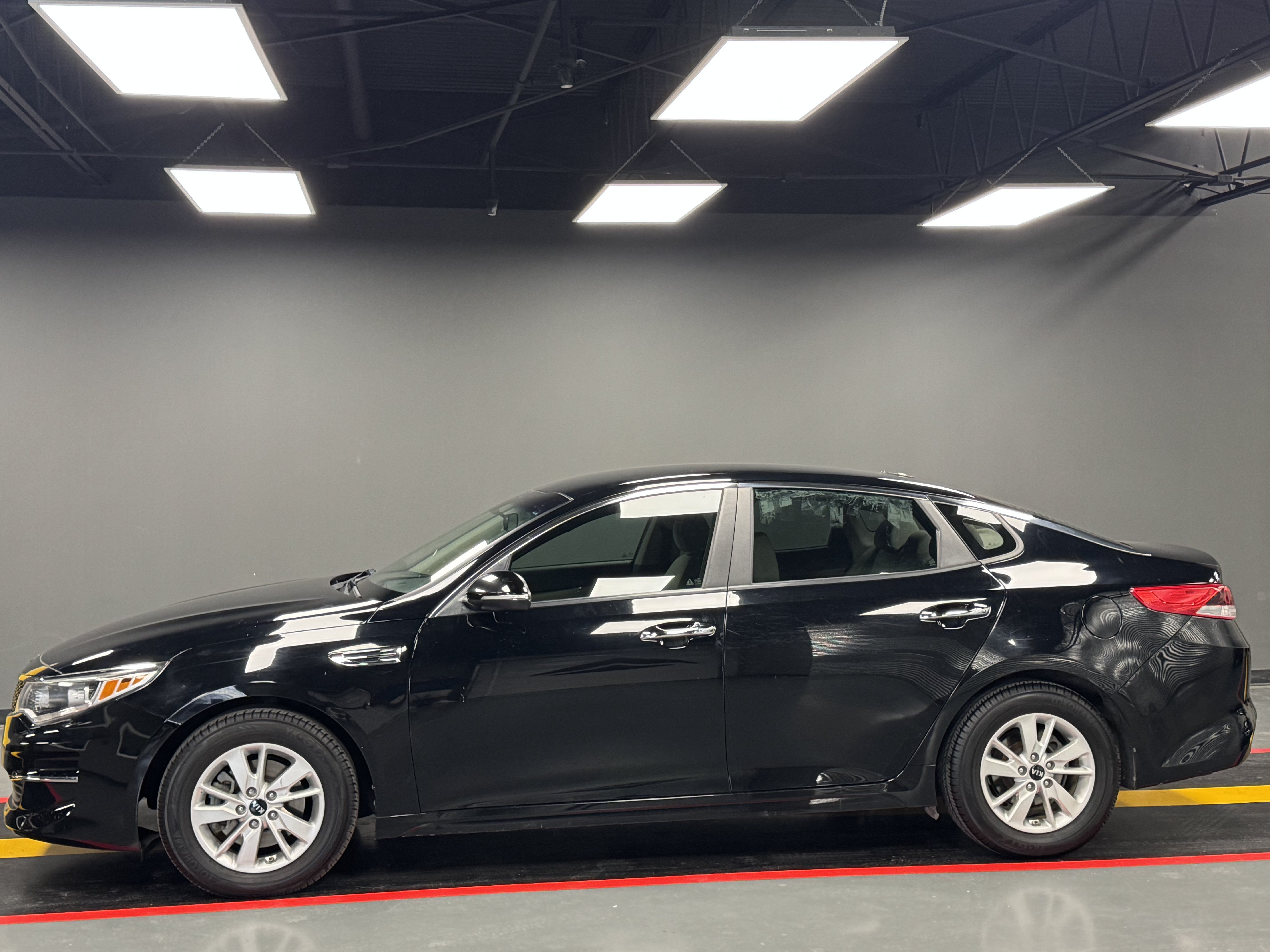 Used 2016 Kia Optima LX FWD image 3