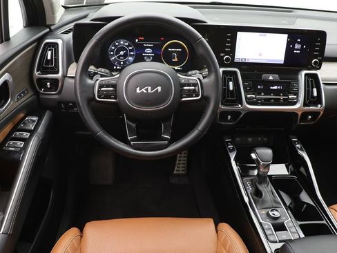 Used 2023 Kia Sorento SX Prestige image 13