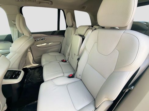 Used 2025 Volvo XC90 B5 Plus w/ Protection Package Premier AWD/4WD image 21