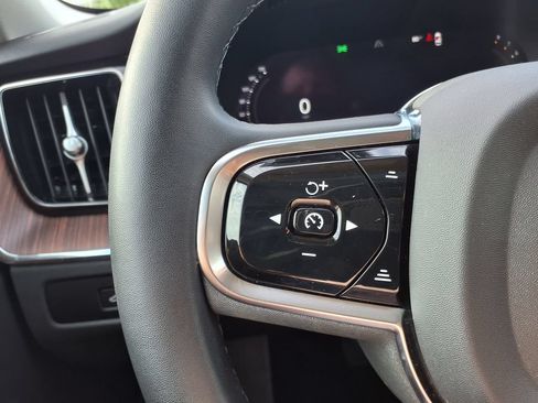 Certified 2024 Volvo XC60 B5 Plus AWD/4WD image 22