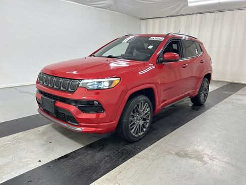 Used 2022 Jeep Compass Limited w/ (RED) Package AWD/4WD image 5