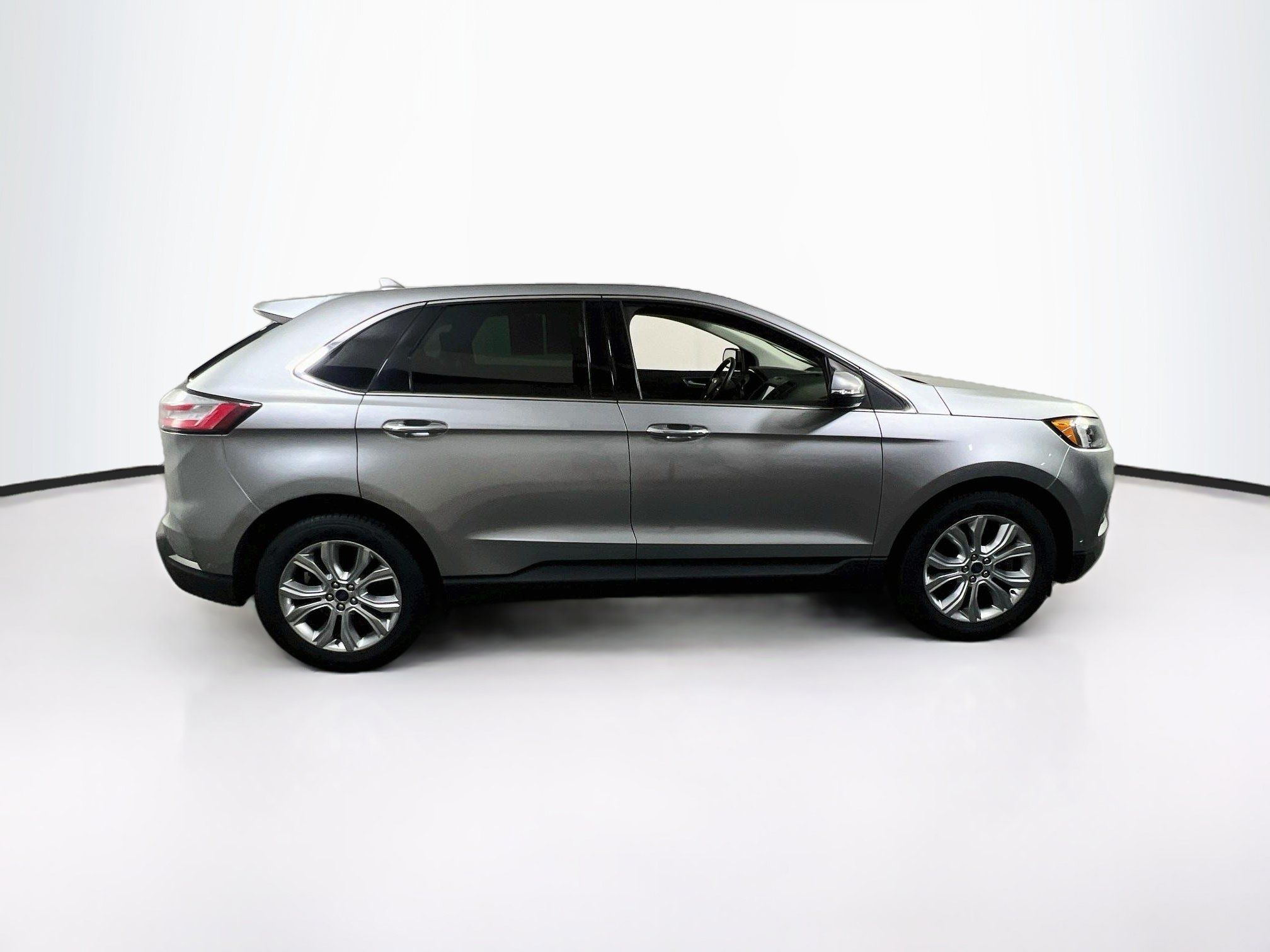 Used 2020 Ford Edge Titanium w/ Equipment Group 301A AWD/4WD image 4