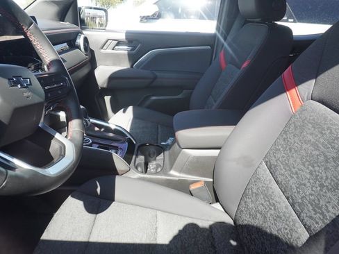 Used 2026 Chevrolet Colorado Z71 AWD/4WD image 12