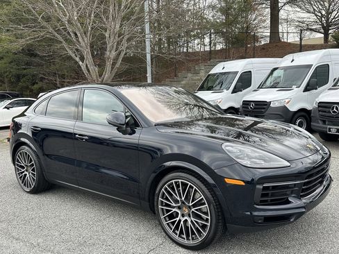 Used 2022 Porsche Cayenne S image 2