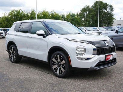 New 2025 Mitsubishi Outlander SE