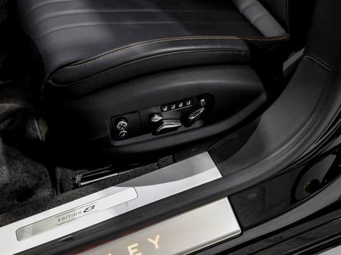 Used 2024 Bentley Flying Spur V8 image 31