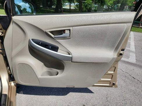 Used 2010 Toyota Prius Two FWD image 29
