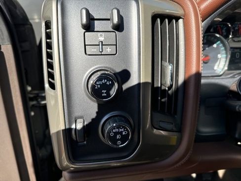 Used 2018 Chevrolet Silverado 1500 High Country image 12