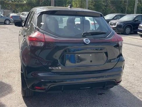 Used 2021 Nissan Kicks S image 21