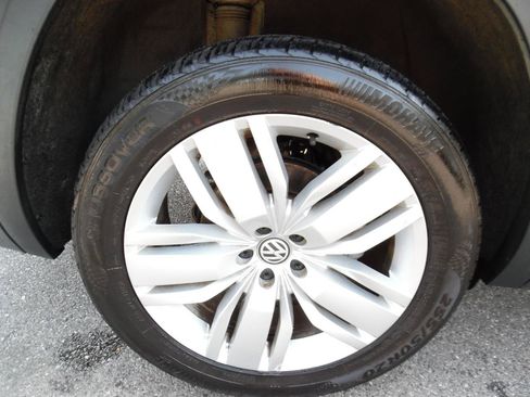 Used 2019 Volkswagen Atlas SEL FWD image 28