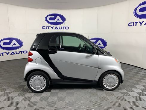 Used 2015 smart fortwo pure RWD image 2