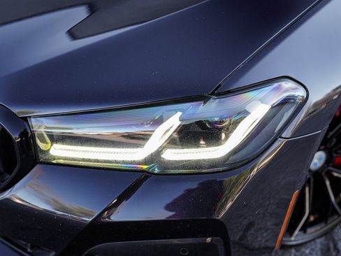 Used 2023 BMW M550i xDrive w/ Dynamic Handling Package image 3