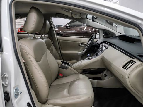 Used 2013 Toyota Prius Two FWD image 32