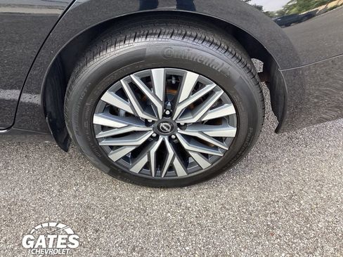 Used 2024 Nissan Altima 2.5 SV AWD/4WD image 28