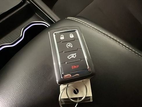 Used 2024 Jeep Grand Cherokee Laredo AWD/4WD image 20