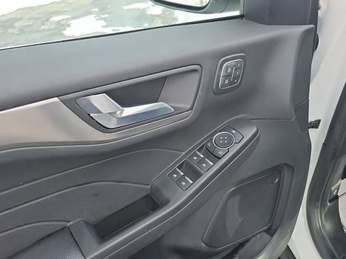 Used 2022 Ford Escape Titanium w/ Class II Trailer Tow Package image 13