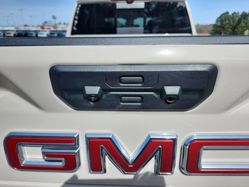 New 2026 GMC Sierra 2500 AT4 w/ AT4 Premium Plus Package AWD/4WD image 9