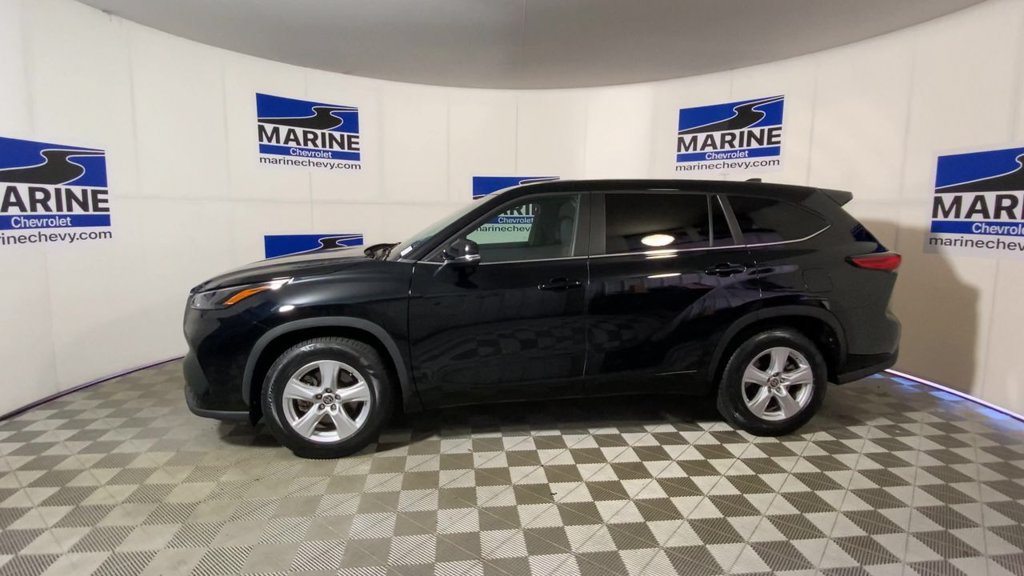 Used 2023 Toyota Highlander LE FWD image 7
