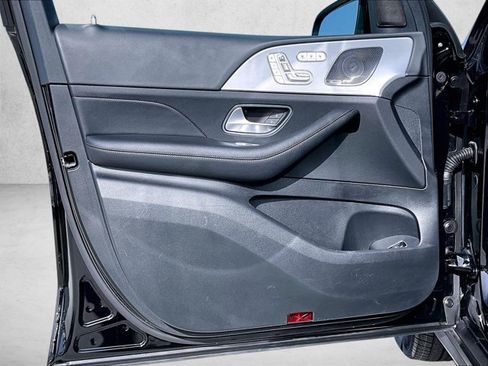Certified 2025 Mercedes-Benz GLS 450 4MATIC image 18