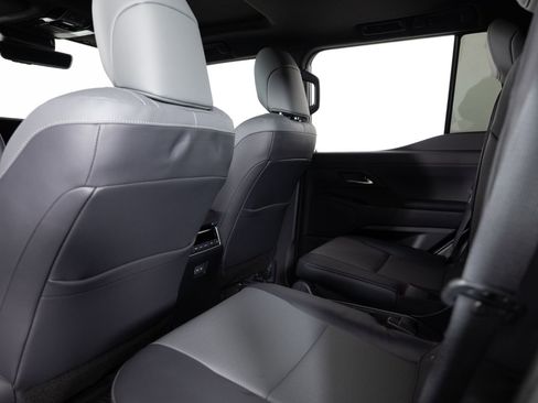 Used 2025 Lexus GX 550 w/ Accessory Package (2T) AWD/4WD image 15