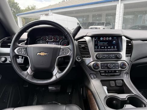 Used 2018 Chevrolet Suburban LT w/ Luxury Package image 10