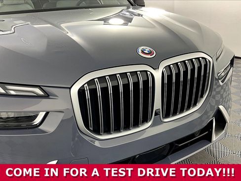 Used 2023 BMW X7 xDrive40i w/ Premium Package AWD/4WD image 31
