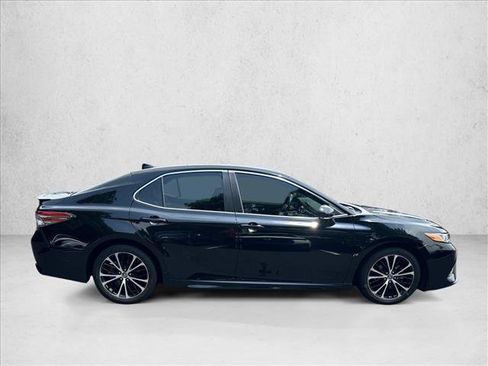 Used 2019 Toyota Camry SE w/ Convenience Package FWD image 6