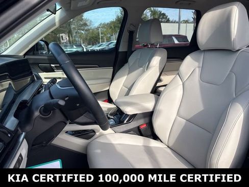 Used 2025 Kia Telluride S image 11