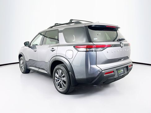 Used 2024 Nissan Pathfinder SV image 5