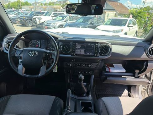 Used 2020 Toyota Tacoma TRD Sport w/ Technology Package AWD/4WD image 21
