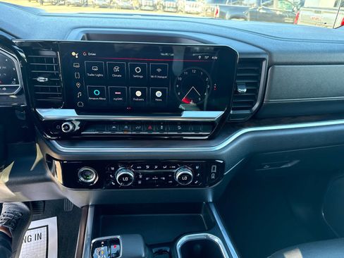 Used 2022 GMC Sierra 1500 SLT AWD/4WD image 16
