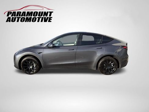 Used 2022 Tesla Model Y Long Range AWD/4WD image 3
