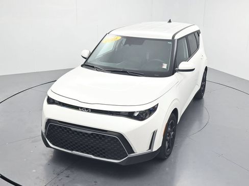 Certified 2025 Kia Soul LX w/ LX Technology Package FWD image 40