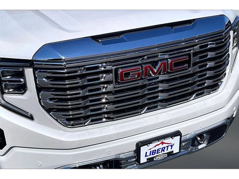 Used 2024 GMC Sierra 1500 Denali w/ Denali Reserve Package AWD/4WD image 27