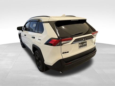 Used 2022 Toyota RAV4 XLE w/ Convenience Package AWD/4WD image 8