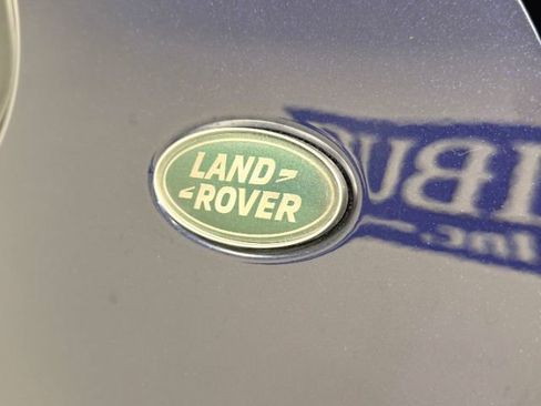 Used 2017 Land Rover Discovery HSE AWD/4WD image 15
