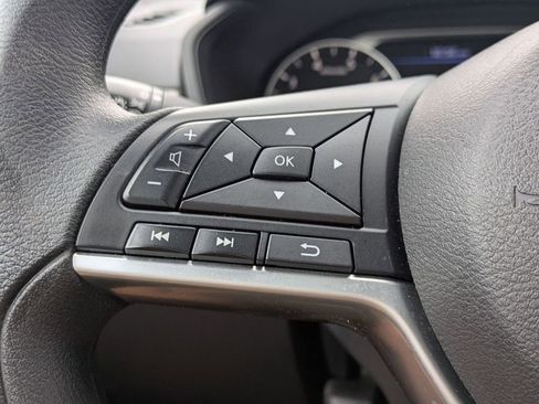 Used 2025 Nissan Altima 2.5 SV image 17