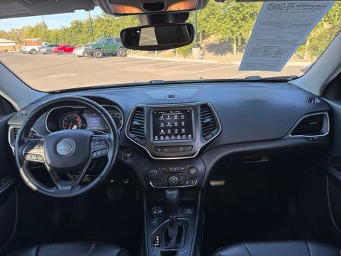 Used 2021 Jeep Cherokee Trailhawk w/ Technology Group image 20