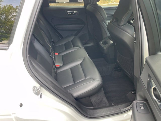 Certified 2024 Volvo XC60 B5 Core w/ Climate Package AWD/4WD image 15