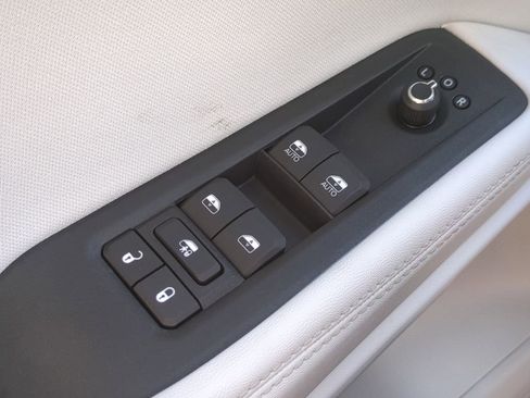 New 2026 Jeep Cherokee Laredo image 24