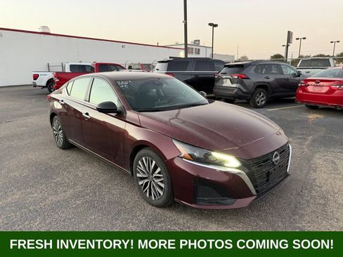 Used 2024 Nissan Altima 2.5 SV image 1