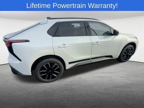 New 2026 Subaru Solterra AWD/4WD image 9