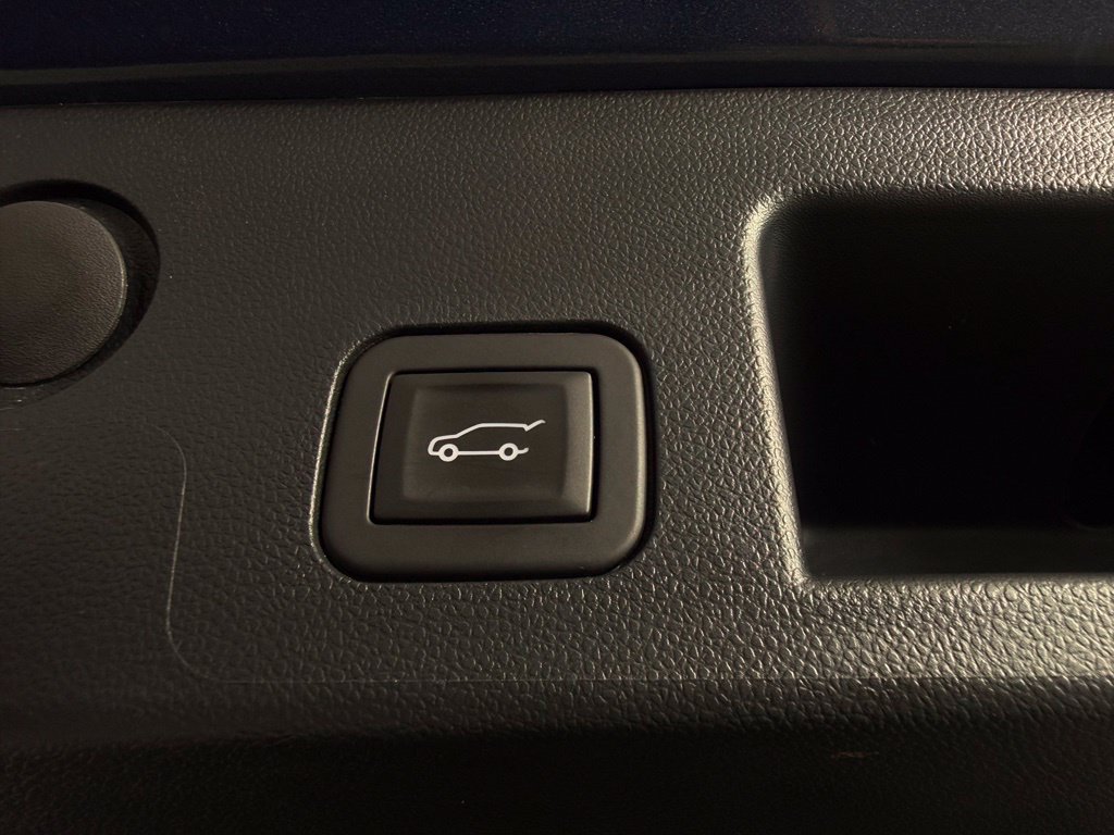 Used 2025 Chevrolet Equinox LT w/ Convenience Package II AWD/4WD image 20