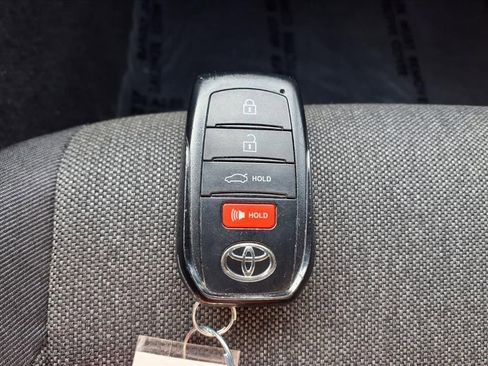 Used 2025 Toyota Camry Hybrid image 10